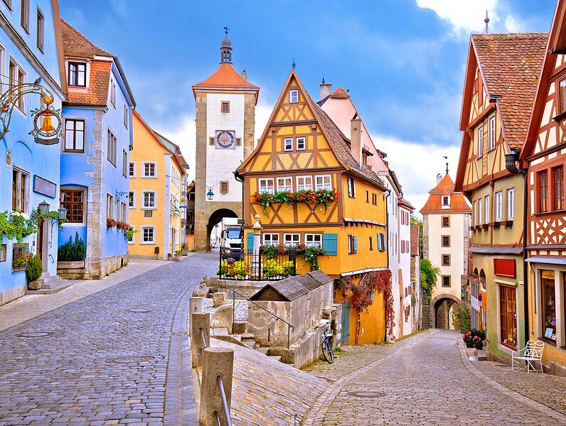 umziehen nach Bayern - Bayern bietet eine Vielzahl an Orten mit historischen Bauwerken, wie hier in Rothenburg ob der Tauber.