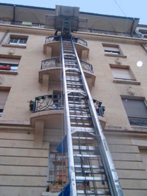 Möbellift, Umzugslift oder Möbelaußenaufzug in Essen mieten Möbellift, Umzugslift oder Möbelaußenaufzug in Essen mieten