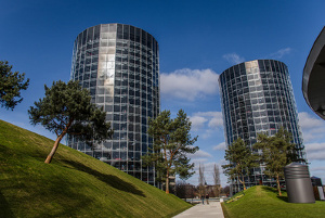 Umzug nach Wolfsburg. Nicht nur auf den Straßen sieht man Volkswagen sondern auch abseits der Wege hat sich VW mit seiner Autostadt, der Volkswagen Arena oder eigener VW-Currywurst ein Denkmal gesetzt. Umzug nach Wofsburg - Infos, Anbieter, Dienstleistungen