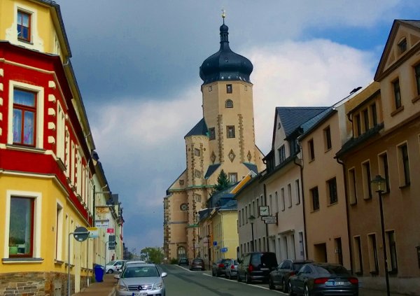 Was kostet ein Umzug von Chemnitz nach Marienberg mit einem zuverlässigen Umzugsunternehmen? Preise und Leistungen. Was kostet ein Umzug von Chemnitz nach Marienberg?