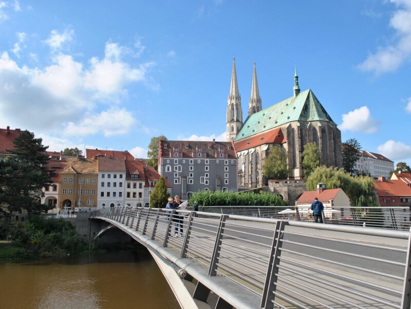 Umzug nach Görlitz. Die Stadt an der via Regia wurde nach dem 2. WK entlang der Neiße geteilt und ist bekannt für seine historische Altstadt und als Görliwood. Umzug nach Görlitz - Infos, Anbieter, Dienstleistungen