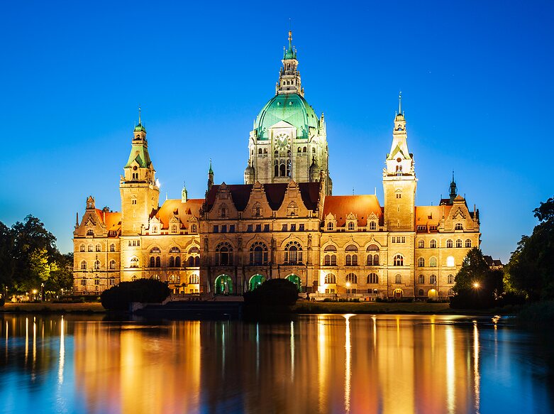 Umzug nach Hannover. Infos zur Stadt • zuverlässige Umzugsunternehmen • Leistungen und Preise • umzugsnahe Dienstleistungen Umzug nach Hannover - Unternehmen, Dienstleistungen, Infos